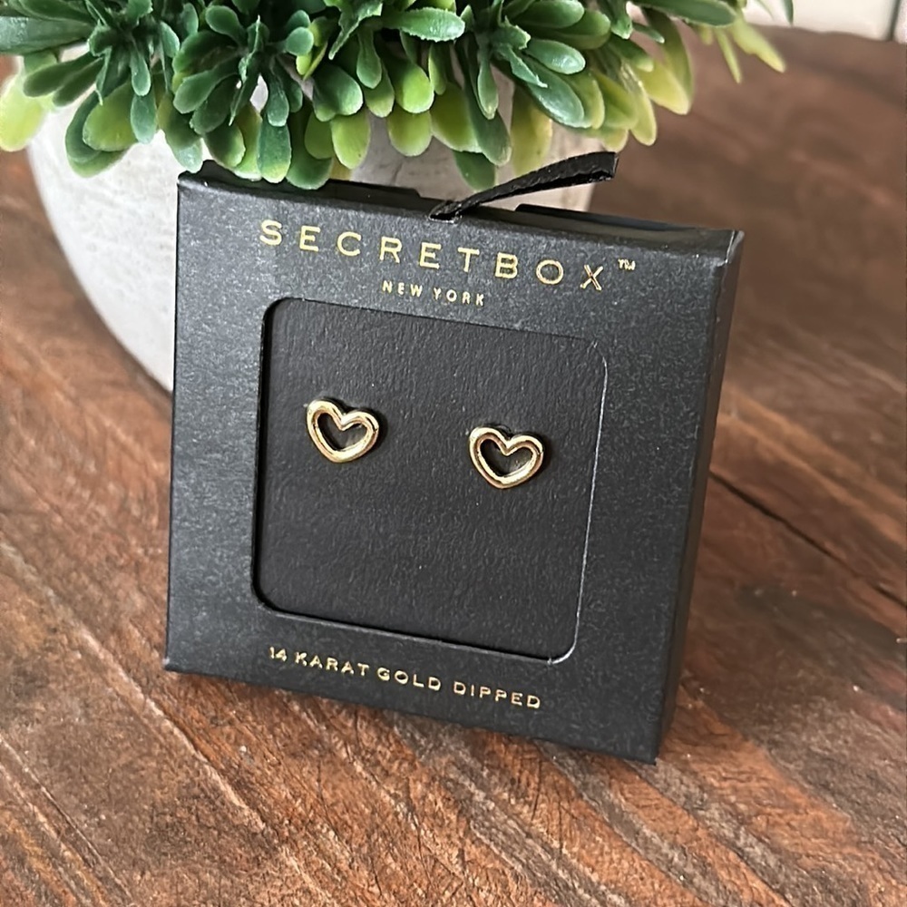 SECRET Box Gold Mini Heart Earrings